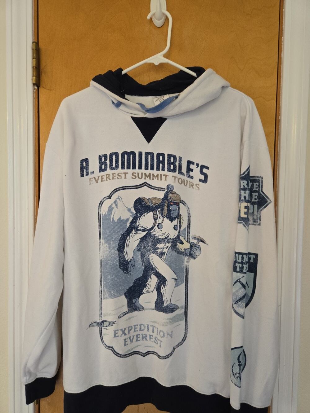 Disney Parks Expedition Everest Abominable Snowman Hoodie White Mens Large L